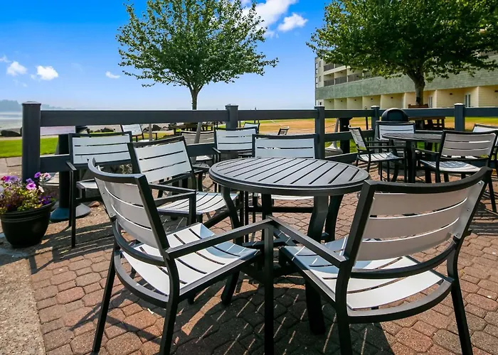 Best Western Plus Silverdale Beach Hotel